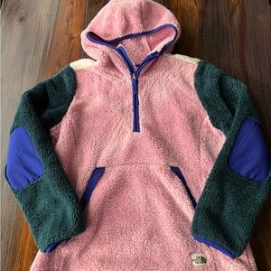 The North Face Thick Pullover